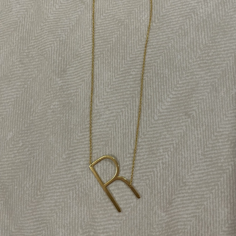Gold “R” necklace